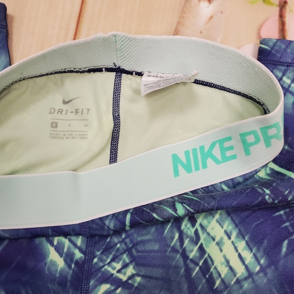 Nike Dri-fit print legging - Picture 5 of 7